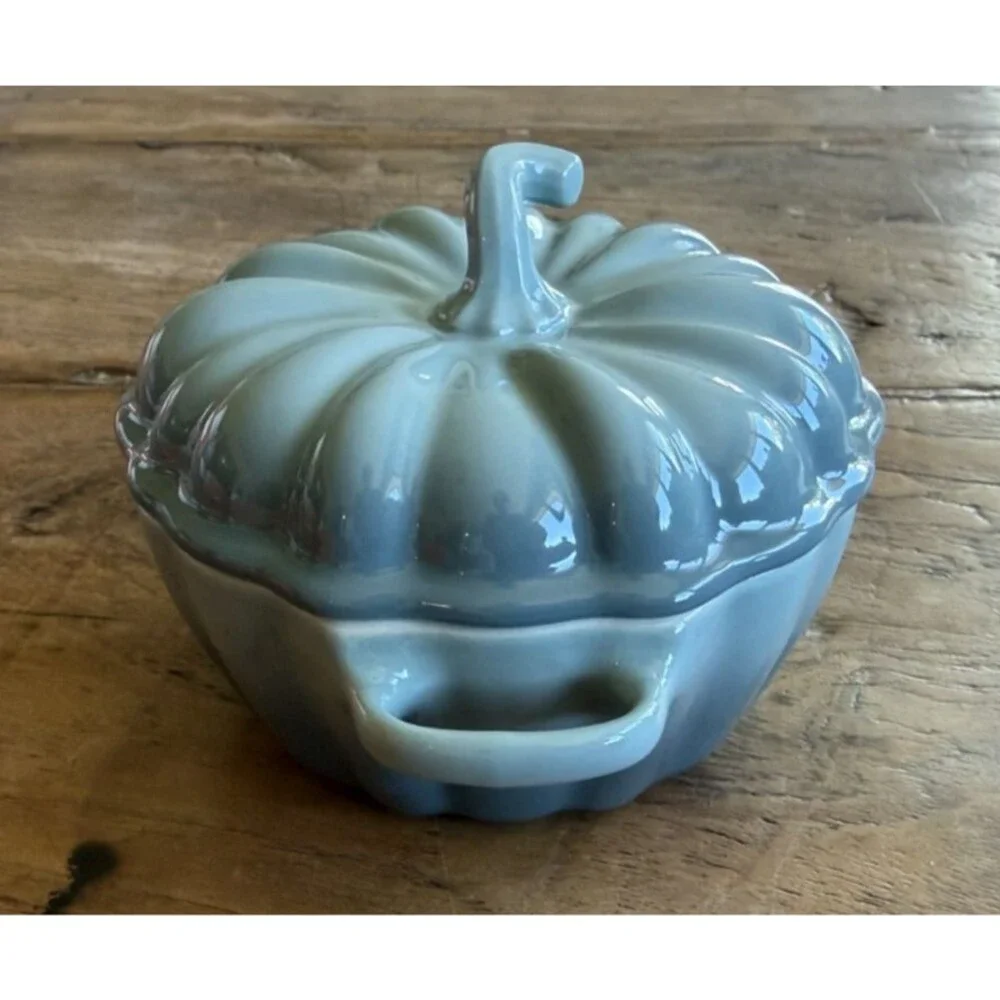 Le Creuset Stoneware Figural Pumpkin Mini Cocotte 12 oz Sea Salt Green NEW NIB